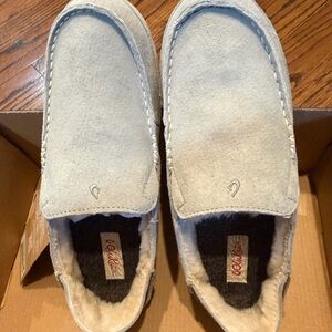 OluKai Women’s Nohea Soft Shearling Slipper Light Gray Suede Slip-Ons Size 8